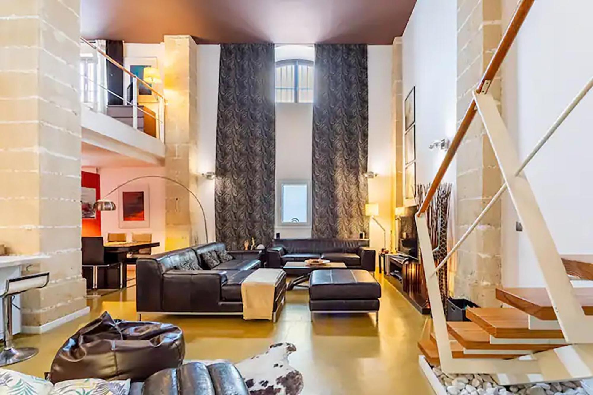 Artqhost Jerez Huge Loft & Free Parking Apartment เฮเรซ เด ลาฟรอนเตรา ภายนอก รูปภาพ